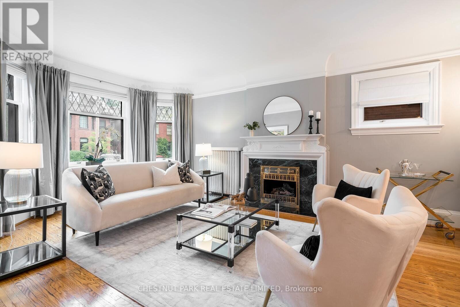 entry_living_room.jpg